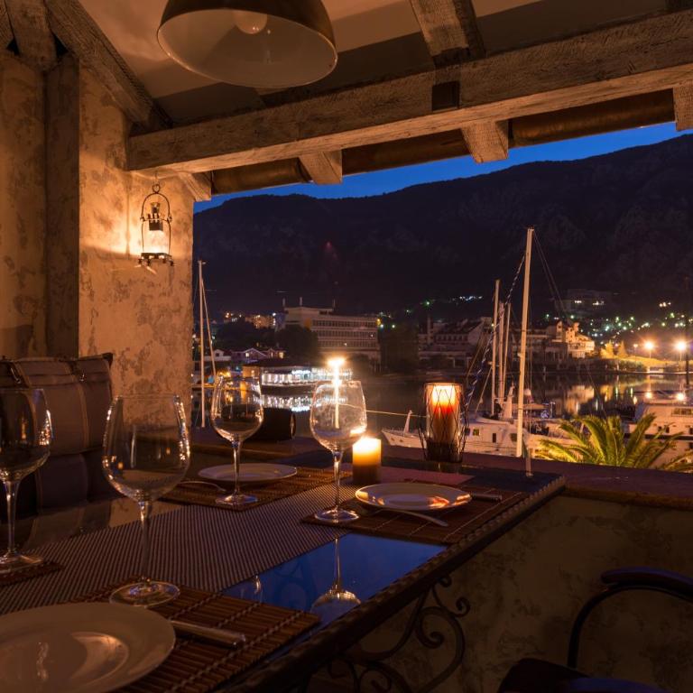 Kotor old town Palace Bucha - Apartment with Sea View - 6