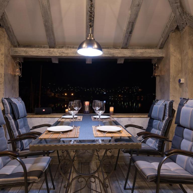 Kotor old town Palace Bucha - Apartment with Sea View - 27