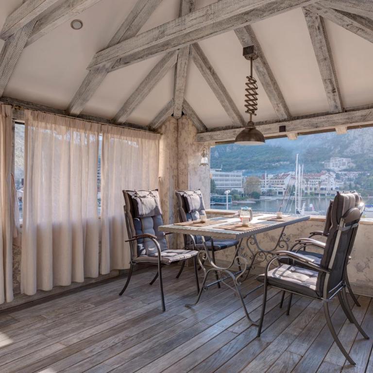 Kotor old town Palace Bucha - Apartment with Sea View - 3