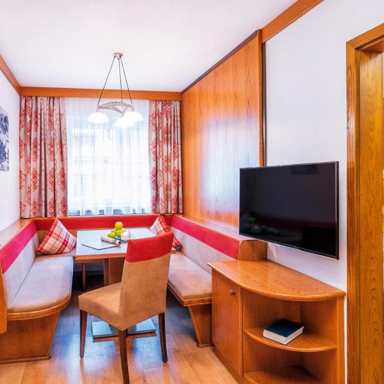 Hotel Garni Chasa Sulai - Apartment - Erdgeschoss - 4