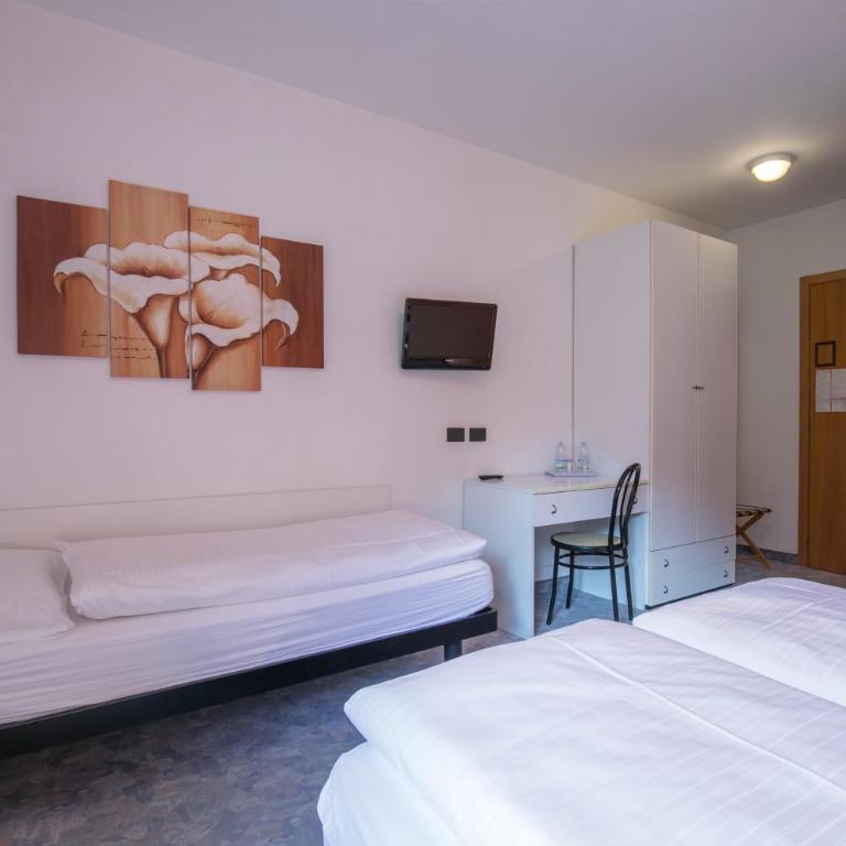 Hotel Antica Croce - Gardaslowemotion - Camera Matrimoniale con Letto Supplementare - 12