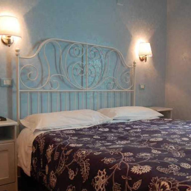 Casa Cleo - Camera Matrimoniale con Bagno Privato Esterno - 1