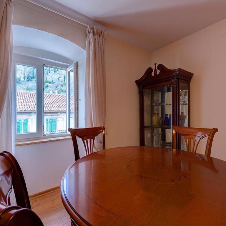 Kotor old town Palace Bucha - Apartment with Sea View - 17