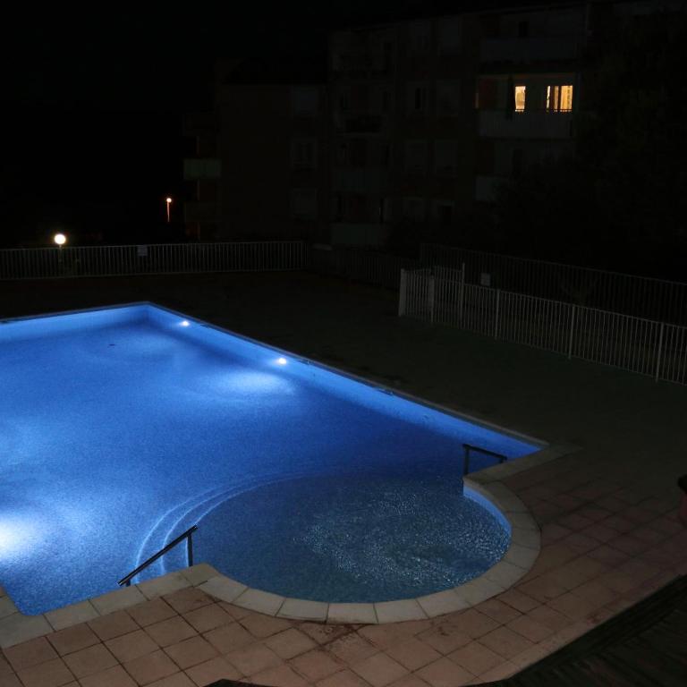 Coeur de Fréjus, L'AMPHITHÉÂTRE, appartement 3 pièces climatisé, terrasse, barbecue, piscine & parking - Apartment with Terrace - 23