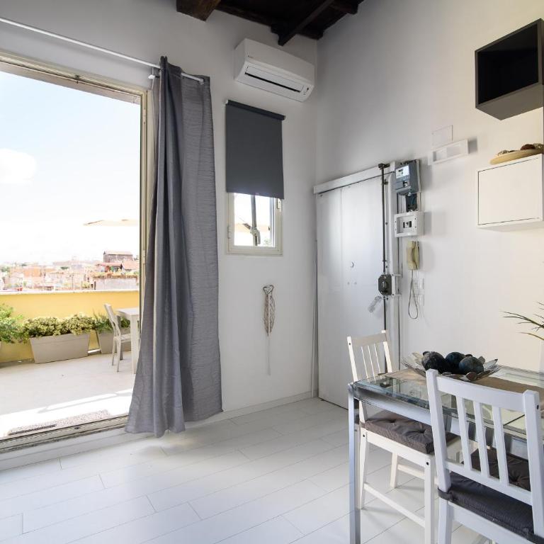 White Terrace Ostilia - Appartamento con Balcone - 8