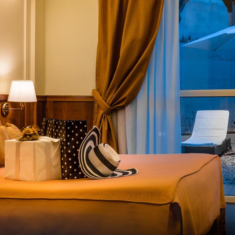 Hotel Vis à Vis - Camera Matrimoniale/Doppia con Letti Singoli con Giardino Privato - 1