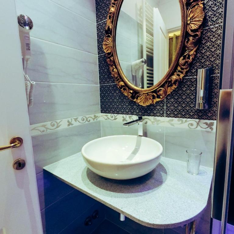 Impero Vaticano Suites Guest House - Camera Matrimoniale Economy - 7