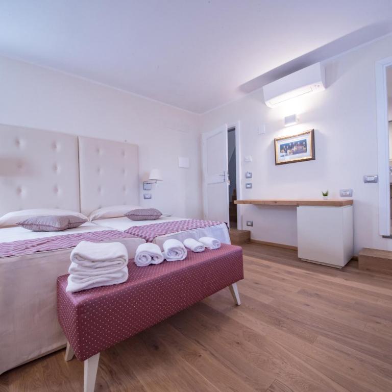 Hotel Il Palazzo - Camera Matrimoniale/Doppia con Letti Singoli - 9