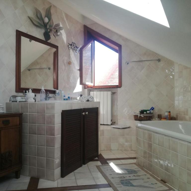 Villa Grande - Deluxe Double Room with Bath - 24