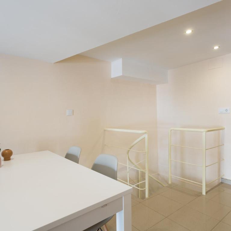 Apartamentos Diaber Gerona 22 - Apartamento Dúplex - 9
