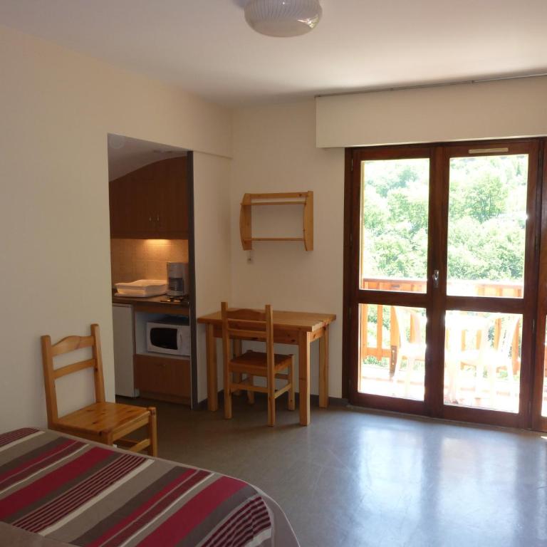 Résidence La Rochetaillée - Studio Classique avec Balcon (2 Adultes) - Vue sur Montagne - 4