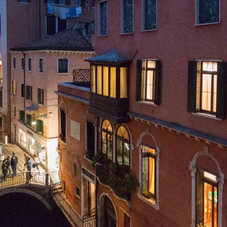 Rialto Bridge Big apt with Lift by LionHost - Apartment - 26