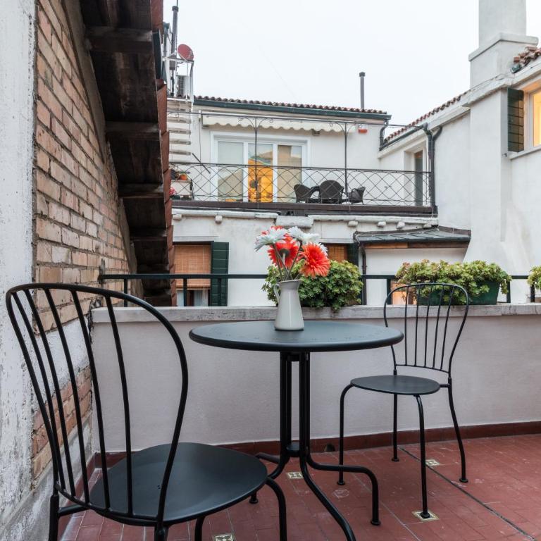 Rialto Bridge Big apt with Lift by LionHost - Apartment - 20
