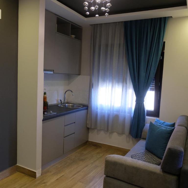 Apartments Eneida - Apartman s 1 Spavaćom Sobom i Balkonom - 15