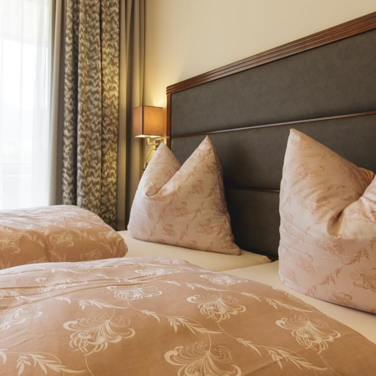 Hotel Niederreiter - Doppelzimmer mit Bergblick - 4
