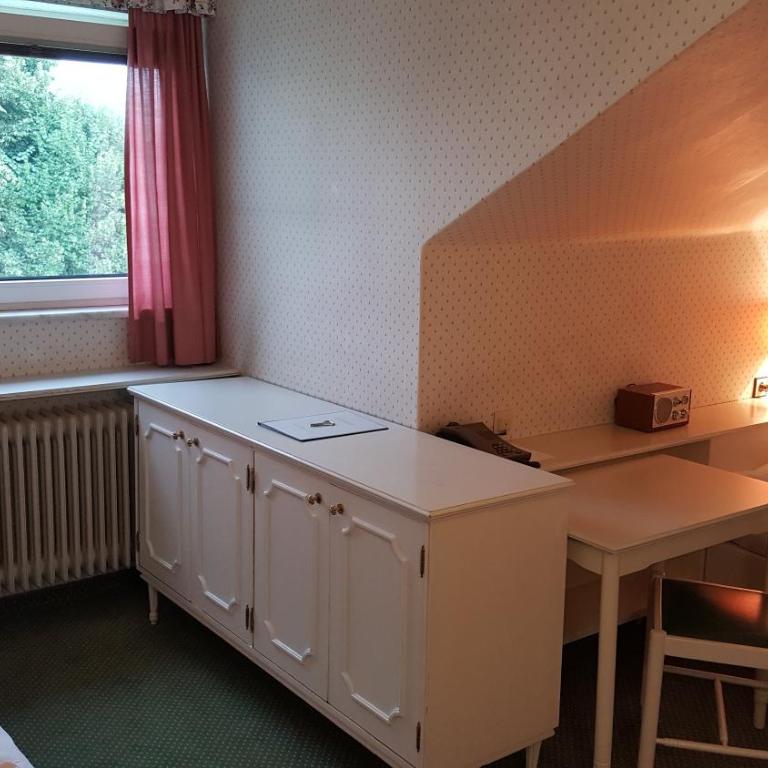Hotel Hohenstauffen - Zweibettzimmer - 2