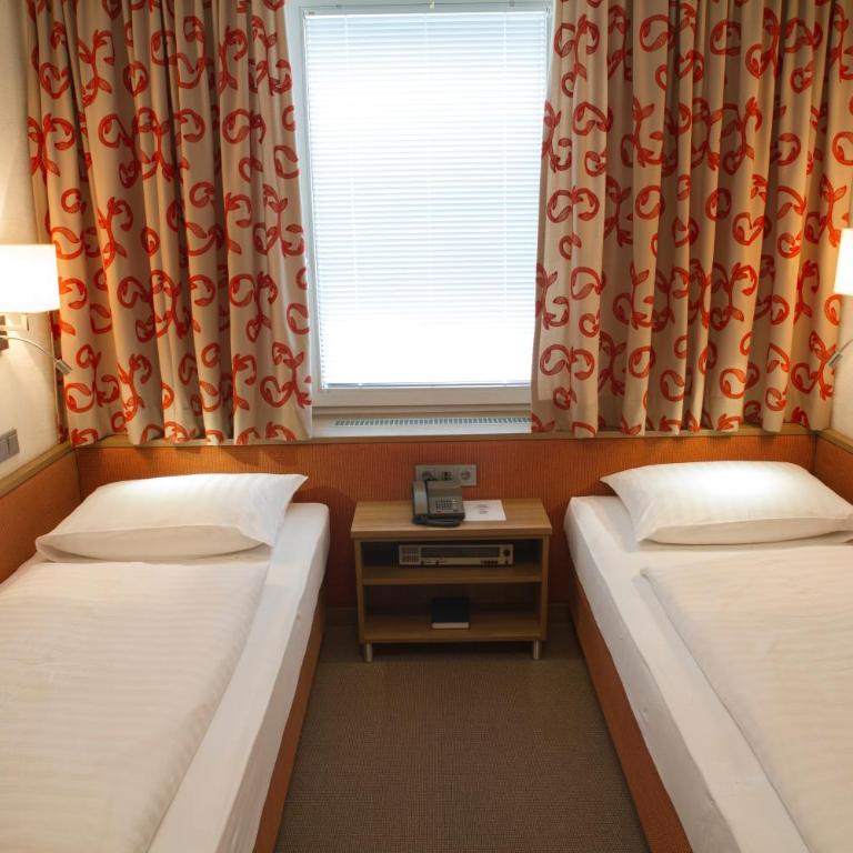 Hotel Hohenstauffen - Zweibettzimmer - 1
