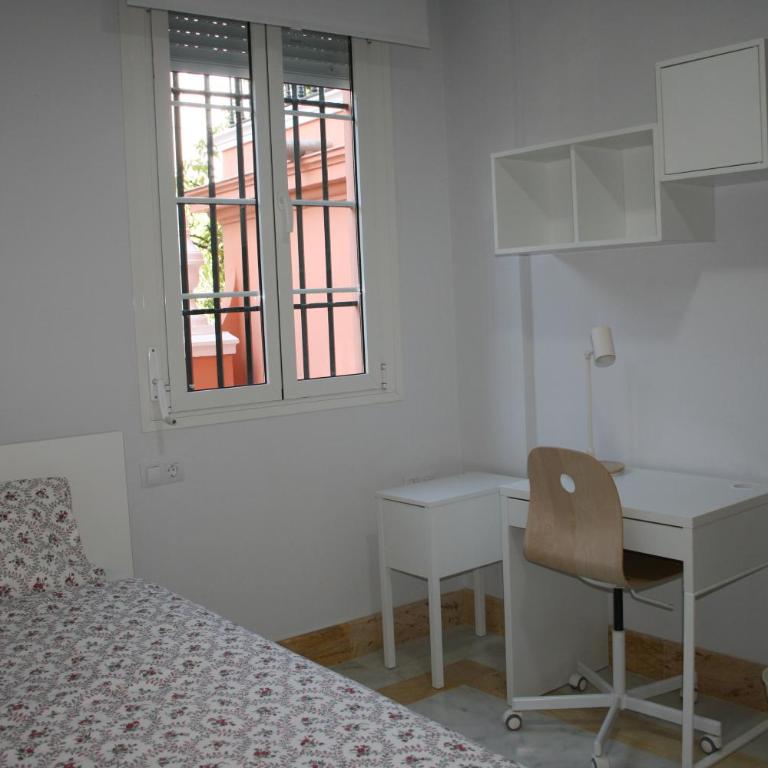 Colegio Mayor Careu - Women Only - University Community - Habitación Doble - 2 camas - 4