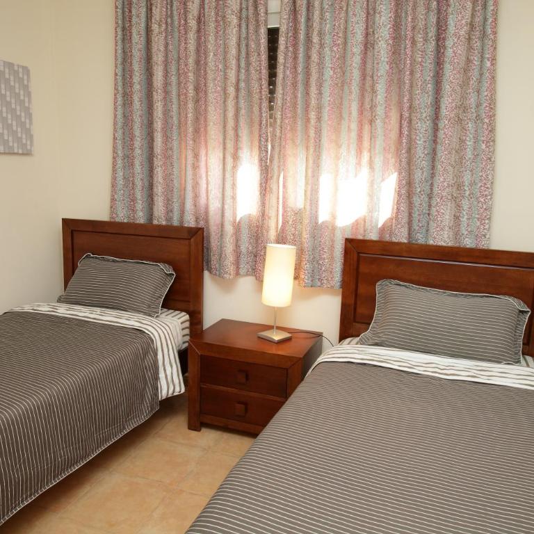 Apartamentos Turisticos Aguilas de los Collados - Apartamento de 2 dormitorios con terraza - 9