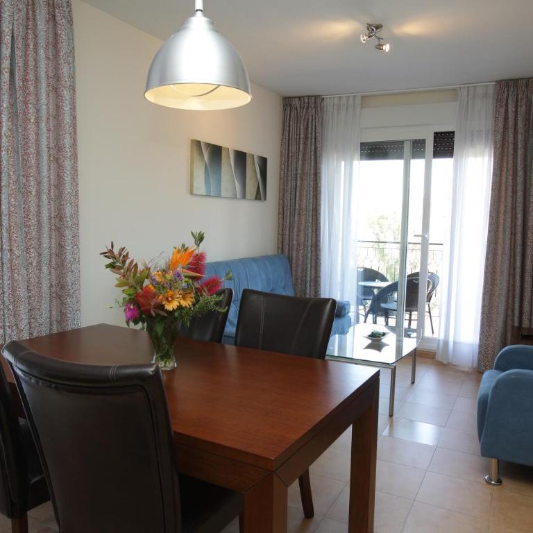 Apartamentos Turisticos Aguilas de los Collados - Apartamento de 2 dormitorios con terraza - 1