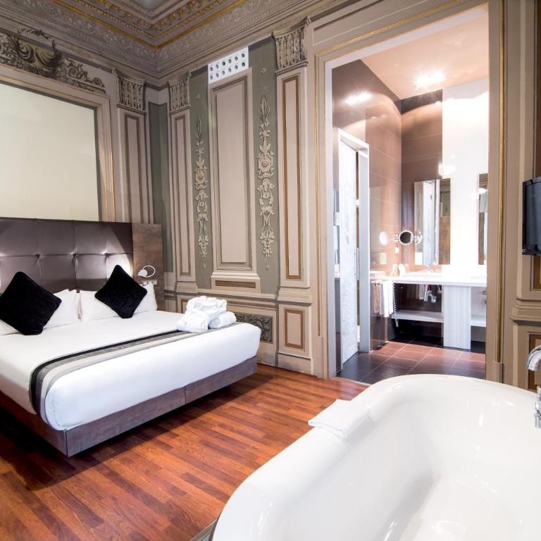 Petit Palace Boqueria Garden - Junior Suite with Terrace - 11