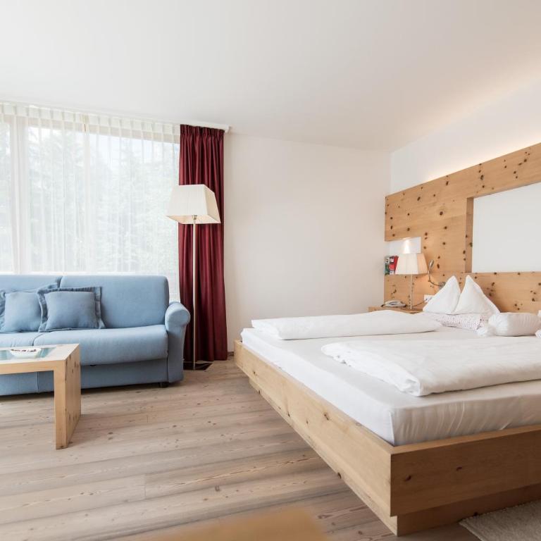Alpine Hotel Ciasa Lara - Habitación Doble Deluxe con balcón - 4