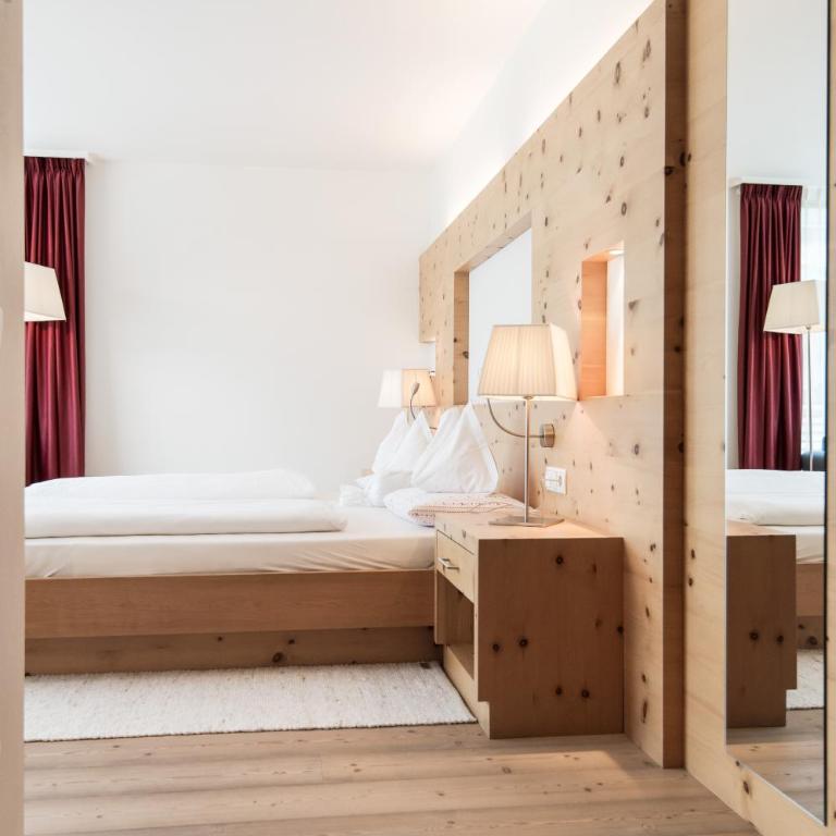 Alpine Hotel Ciasa Lara - Habitación Doble Deluxe con balcón - 6