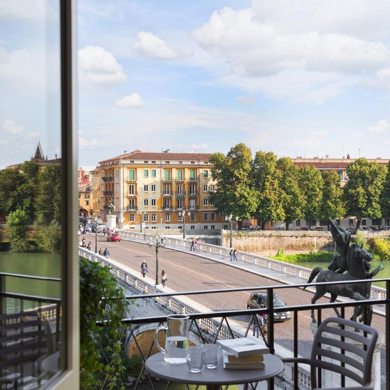 Matteotti Home Verona - Apartment with Balcony - 10