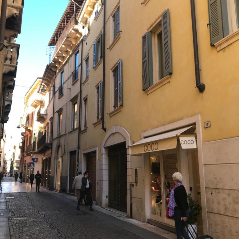 San Nicolò 3 - Appartamento con Balcone Via Noris 6 - 11