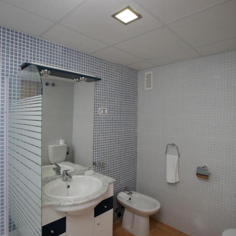 Apartamentos Turisticos Aguilas de los Collados - Apartamento de 2 dormitorios con terraza - 12