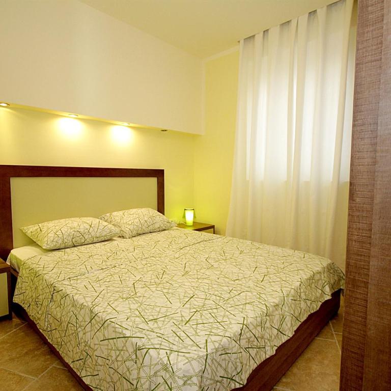 Apartments Oktopus - Apartman s 1 Spavaćom Sobom i Balkonom - 9