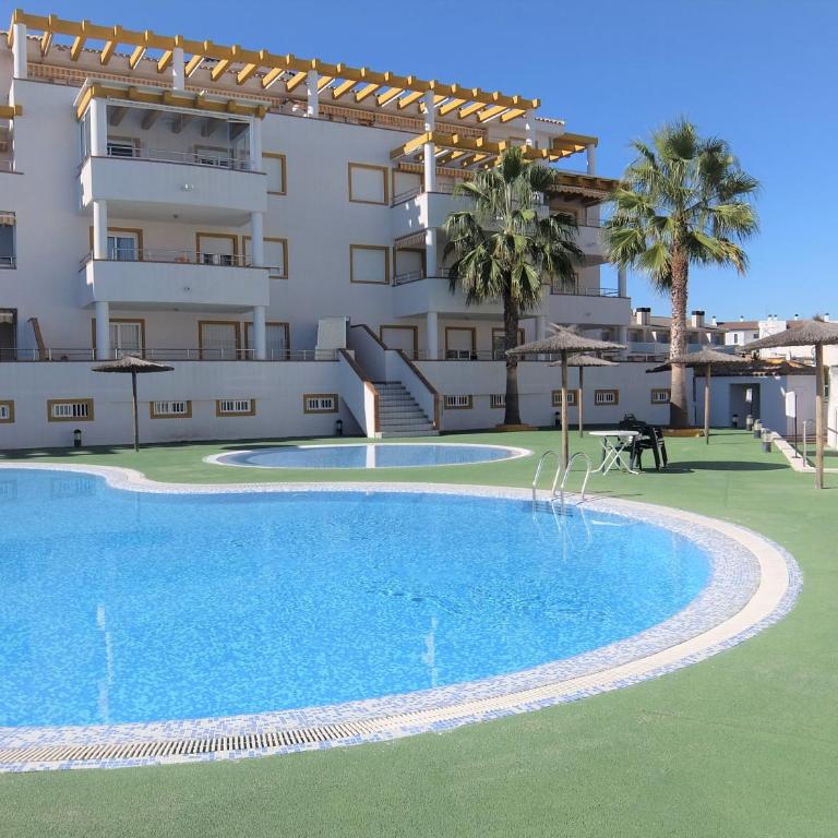 Poligono - Playa San Fernando - Apartamento con vistas a la piscina - 2