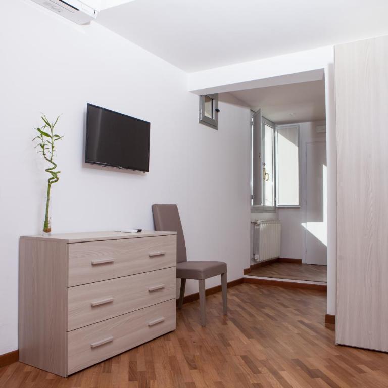 Le Tre Lune Suites - Double Room with Balcony - 4