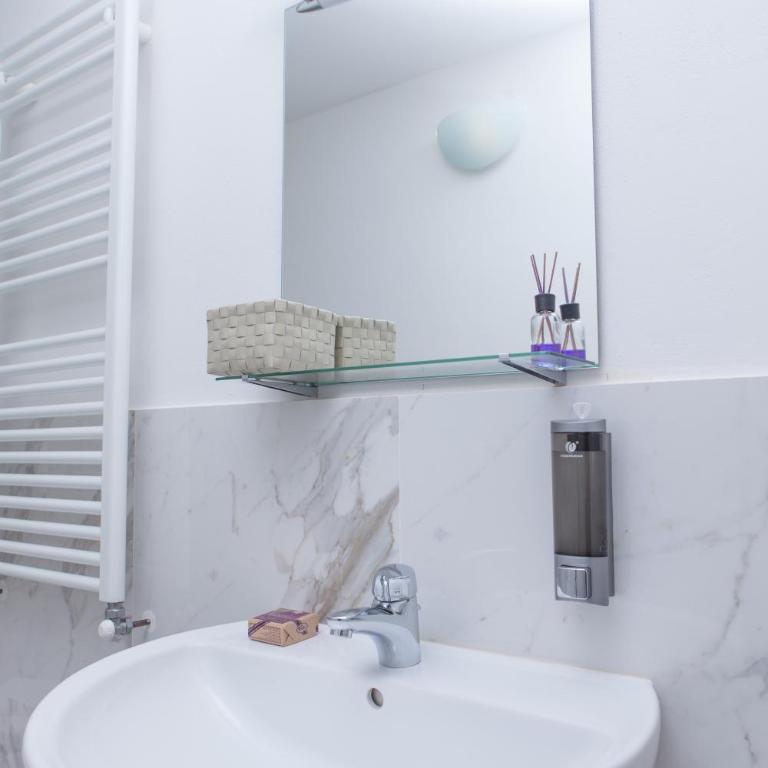 Le Tre Lune Suites - Double Room for single use - 3