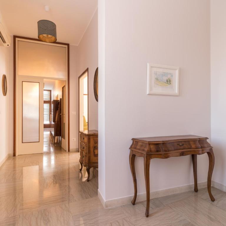 Rialto Bridge Big apt with Lift by LionHost - Apartment - 9
