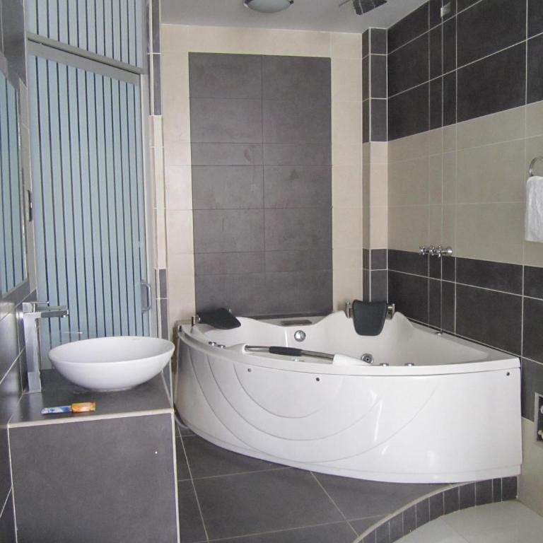 Hostal el Escudero - Suite - 3