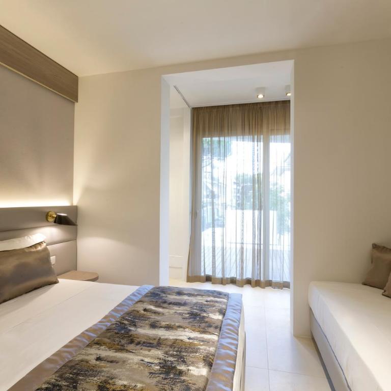 Hotel Villa Hermosa - Family Room with Terrace - 20