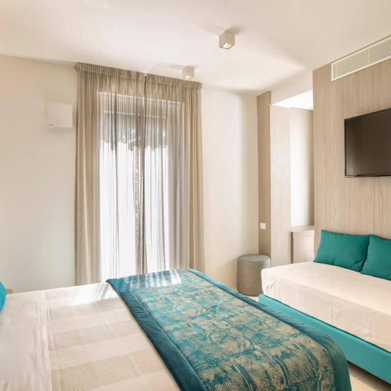 Hotel Villa Hermosa - Family Room with Terrace - 21