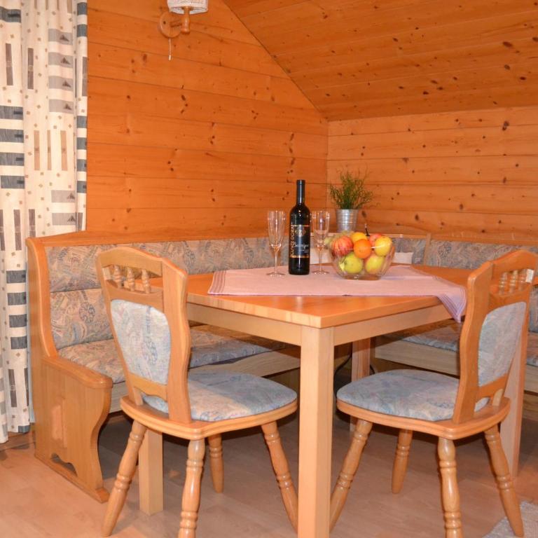 Gästehaus Lindermuth - Apartment mit 1 Schlafzimmer und Balkon - 2