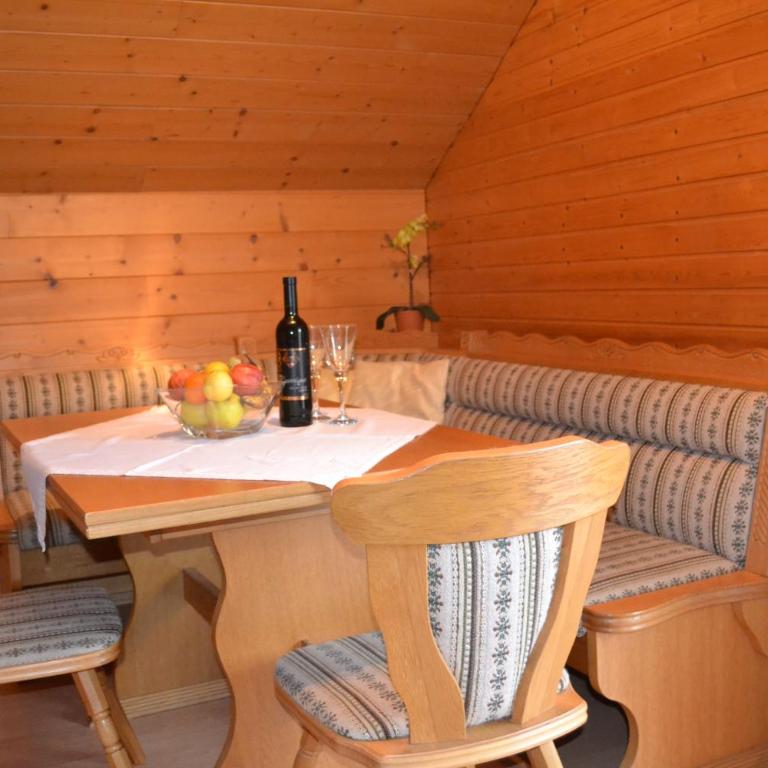 Gästehaus Lindermuth - Apartment mit 2 Schlafzimmern und Balkon - 2
