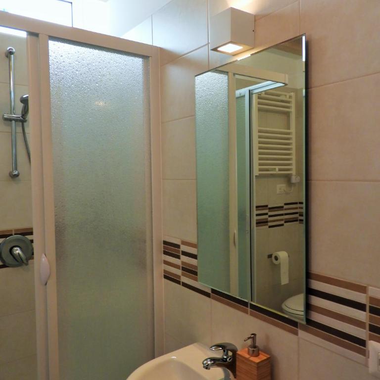 Arco Della Neve Guest House - One-Bedroom House - 17