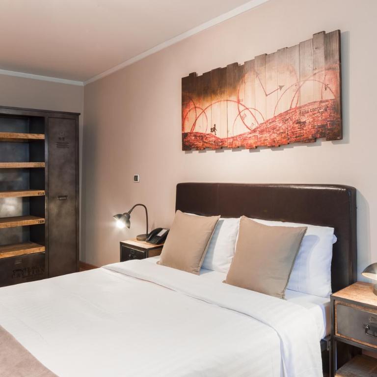 Auberge Communale de Carouge - Chambre Double - Vue sur Jardin - 2
