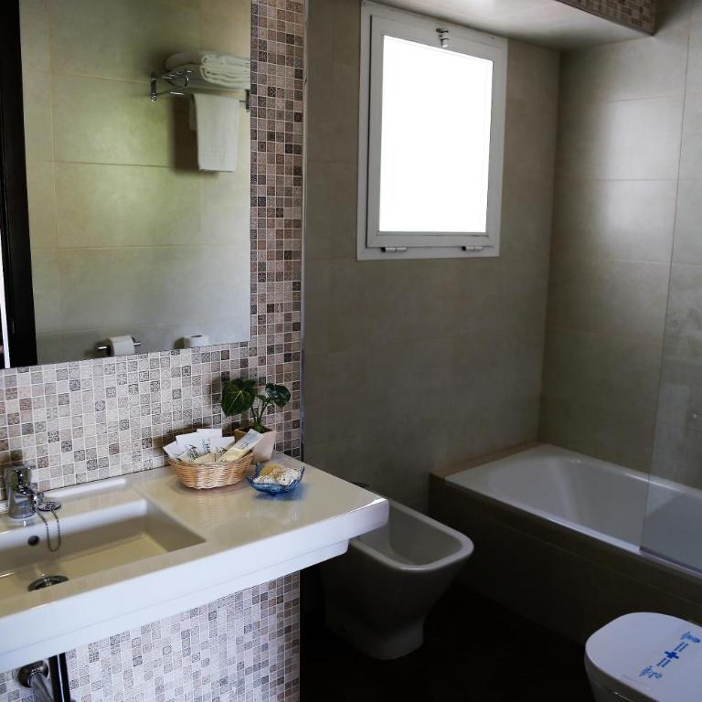 Arcos de Montemar - Habitación Doble con cama supletoria y terraza - 4