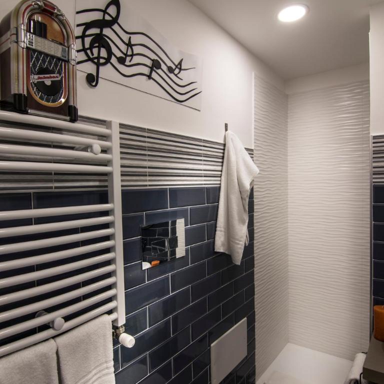 Ad Hoc Rooms - Camera Tripla con Bagno Privato - 5