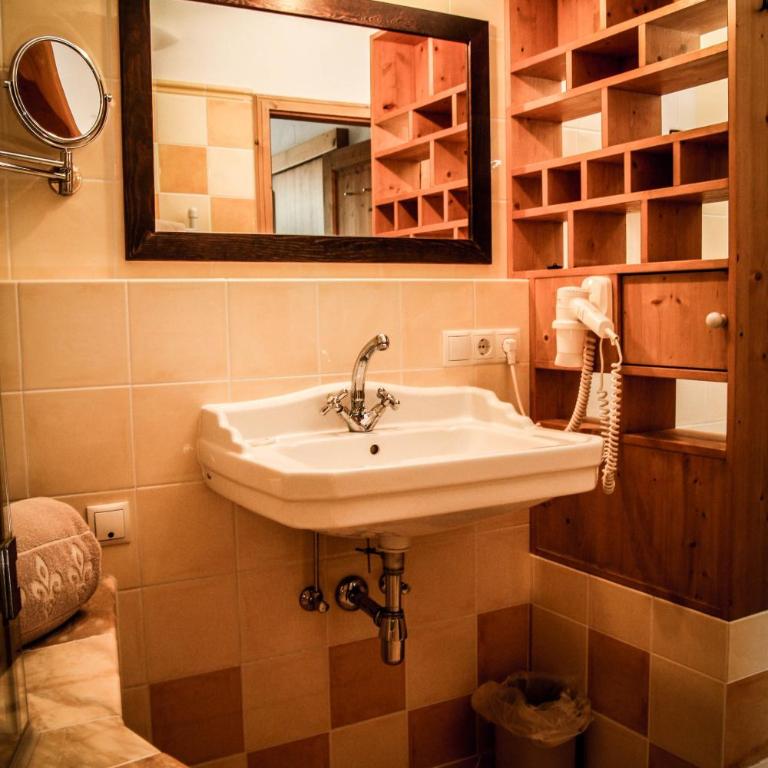 PEOPLE'S Hotel - Apartment - 8