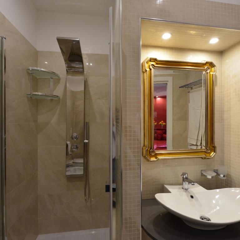 Fabio dei Velapazza Guesthouse - Chambre Double ou Lits Jumeaux Deluxe avec Balcon - 11