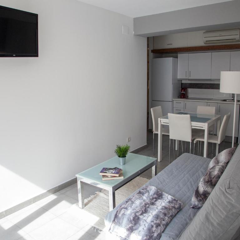Flats Friends Tetuan - Two-Bedroom Apartment - 10