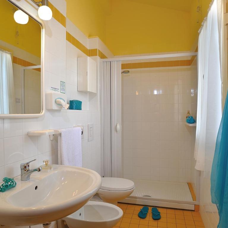 Hotel Capri - Camera Familiare con Vista Mare - 4
