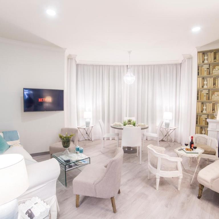 Gr Suites Boutique Alcazaba - Apartamento Deluxe - 13