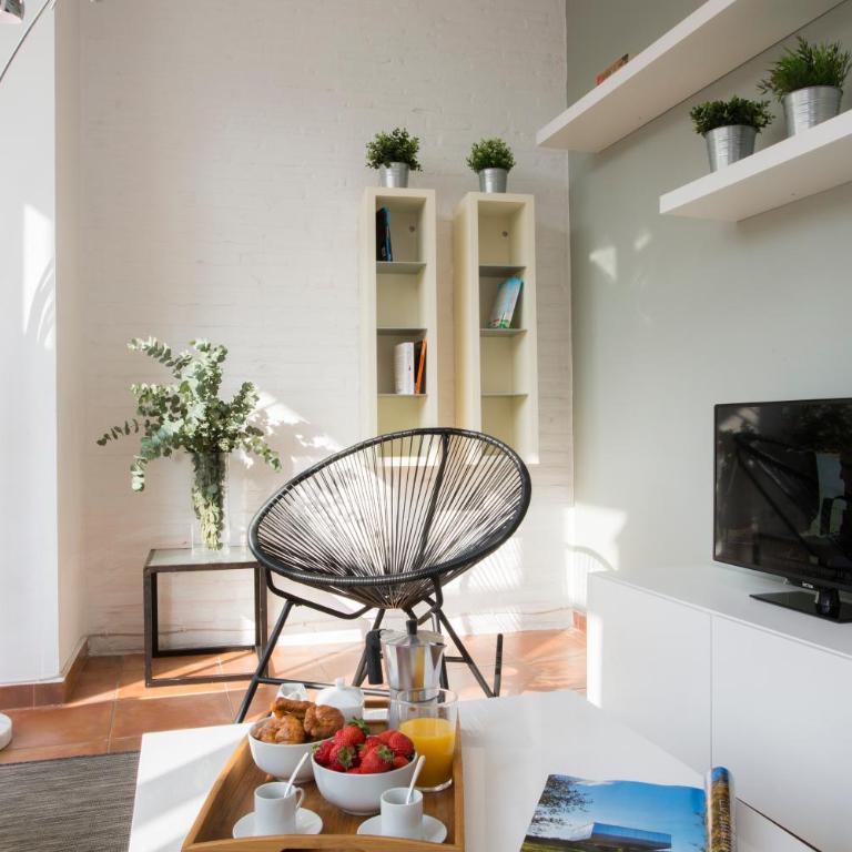SingularStays Botanico29 - One-Bedroom Apartment with Balcony - 9
